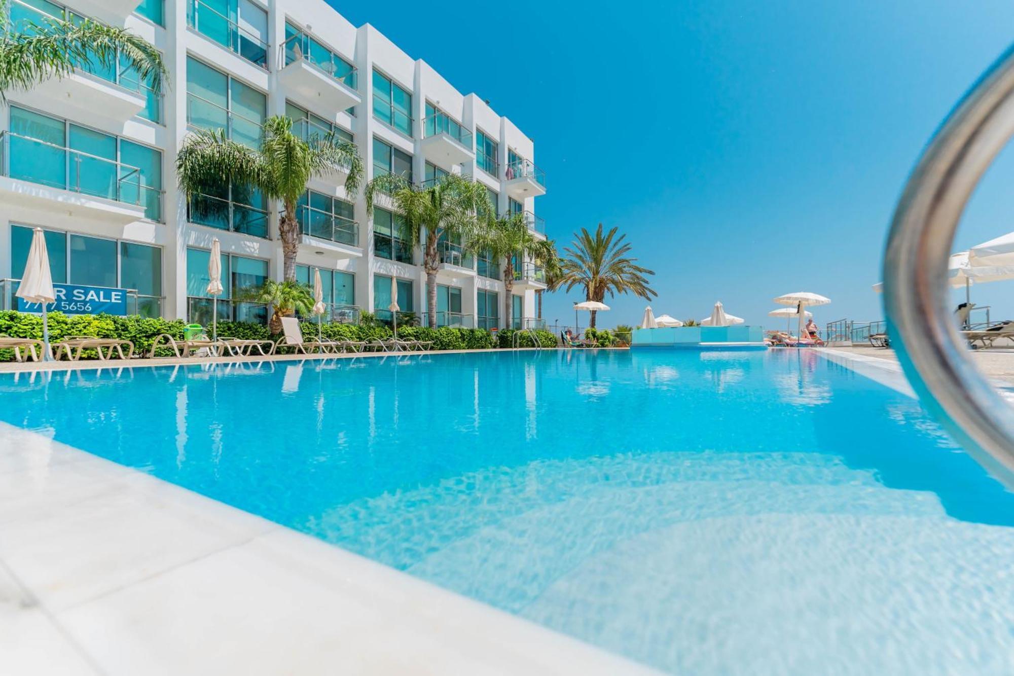 Diana - Coralli Beachfront Apartment Protaras Exterior photo